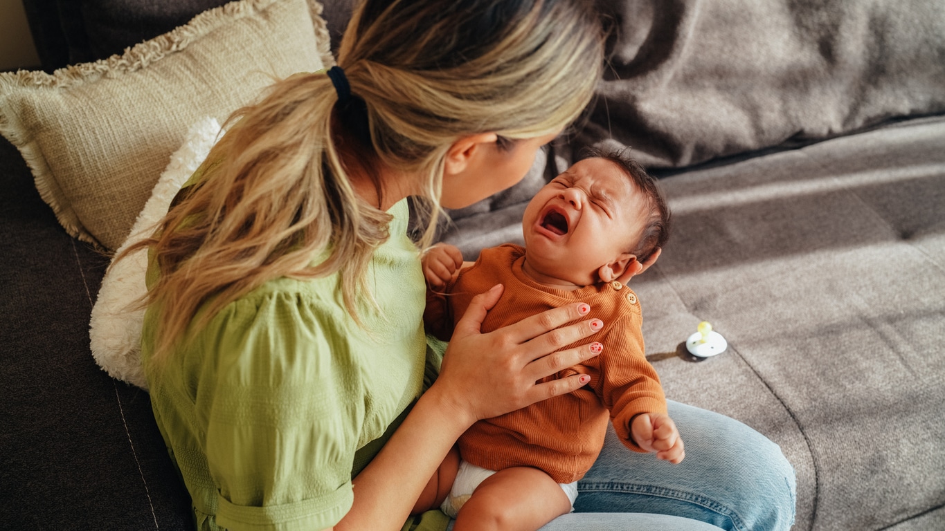 rectal temperature in babies crying baby and mom